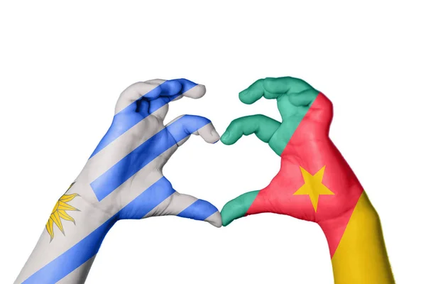 Uruguay Kamerun Szív Kéz Gesztus Készítő Szív Nyírás — Stock Fotó