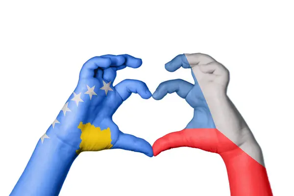コソボ チェコ共和国心臓 ハンドジェスチャー作り心臓 クリッピングパス — ストック写真