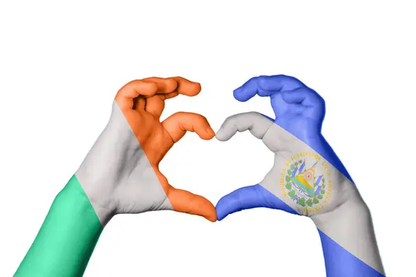Irland Salvador Heart Hand Gest Att Göra Hjärta Klippning Vägen — Stockfoto