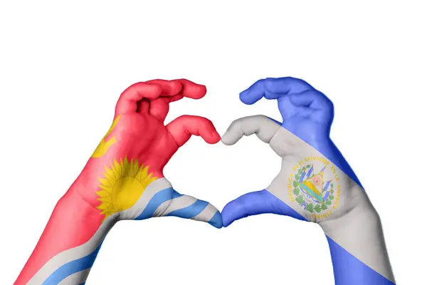 Κιριμπάτι Σαλβαδόρ Καρδιά Χέρι Χειρονομία Κάνοντας Καρδιά Ψαλίδισμα Μονοπάτι — Φωτογραφία Αρχείου