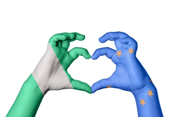 Νιγηρία Καρδιά Της Ευρωπαϊκής Ένωσης Χειρονομία Χέρι Καθιστώντας Την Καρδιά — Φωτογραφία Αρχείου