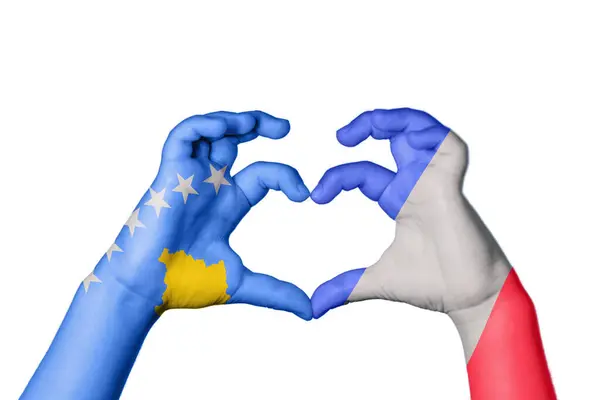 コソボ フランス心臓 ハンドジェスチャー作り心臓 クリッピングパス — ストック写真