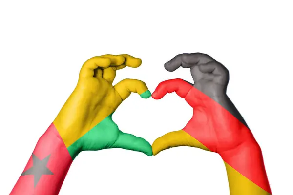 几内亚比绍德国心脏 手手势造心 收割路径 — 图库照片