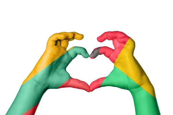 Гвинейское Сердце Литвы Жест Рукой Делает Сердце Клиппинг Путь — стоковое фото