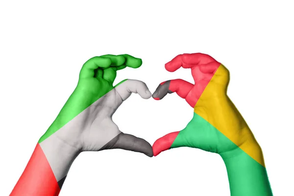 阿拉伯联合酋长国几内亚心脏 手做心脏手势 收割路径 — 图库照片