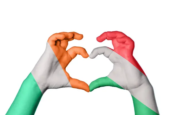 Irland Ungern Hjärta Hand Gest Gör Hjärta Klippbana — Stockfoto
