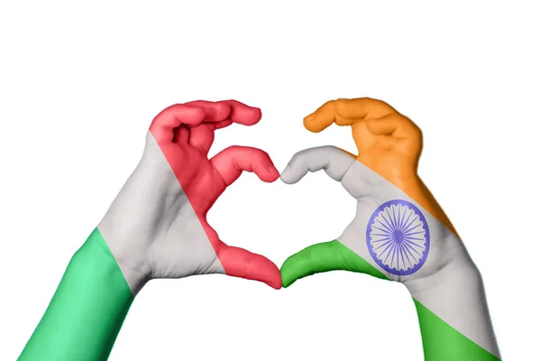 意大利印度心 手手势造心 收割之路 — 图库照片
