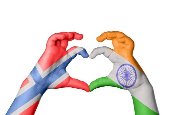 Norwegia Indie Serce Ręczny Gest Serca Ścieżka Wycinania — Zdjęcie stockowe