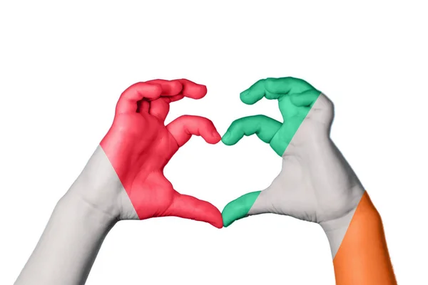 Malta Irsko Heart Hand Gesture Making Heart Clipping Path — Stock fotografie