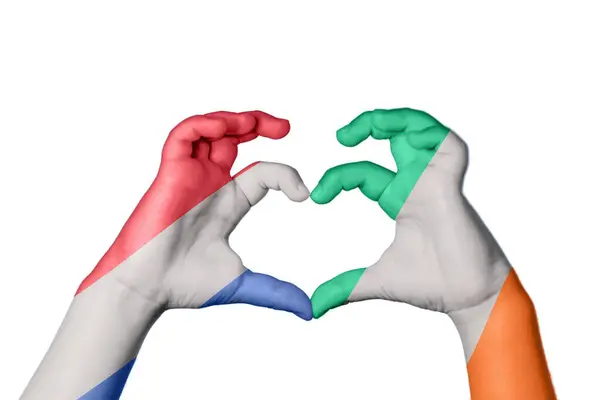 Nederländerna Irland Heart Hand Gest Att Göra Hjärta Klippning Väg — Stockfoto