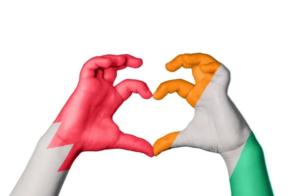바레인 심장을 만드는 제스처 클리핑 — 스톡 사진