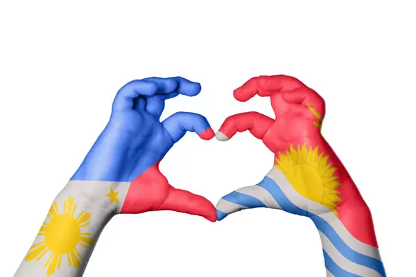 Филиппины Кирибати Сердце Жест Руки Делает Сердце Обрезка Пути — стоковое фото