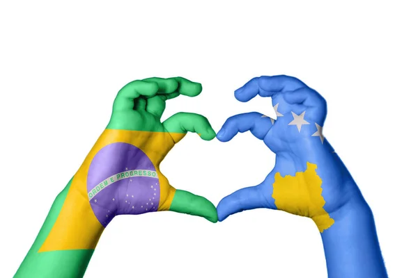 Brazylia Kosowo Serce Ręczny Gest Serca Ścieżka Wycinania — Zdjęcie stockowe