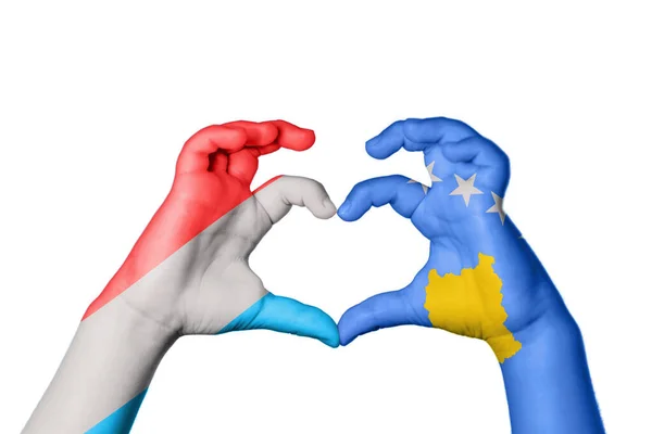 Сердце Косово Жест Сердца Отрезание Пути — стоковое фото