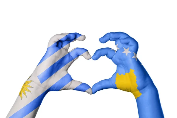 Ουρουγουάη Καρδιά Κοσσόβου Χειρονομία Χέρι Κάνοντας Καρδιά Ψαλιδίζοντας Διαδρομή — Φωτογραφία Αρχείου