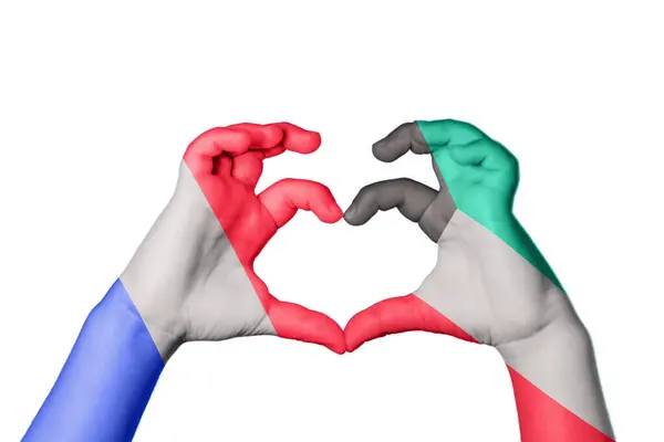Γαλλία Κουβέιτ Καρδιά Χέρι Χειρονομία Κάνοντας Καρδιά Ψαλίδισμα Μονοπάτι — Φωτογραφία Αρχείου