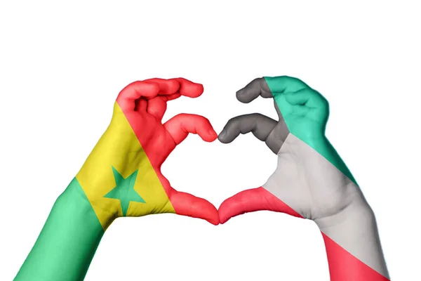 Senegal Kuwejt Serce Gest Ręczny Serca Ścieżka Clipping — Zdjęcie stockowe
