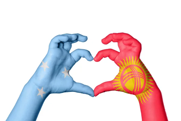 Micronésia Quirguistão Coração Gesto Mão Que Faz Coração Clipping Path — Fotografia de Stock