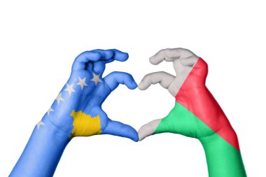 Kosova Madagaskar 'ın Kalbi ve El Hareketi Kalp Yapıyor, Yol Kesiyor