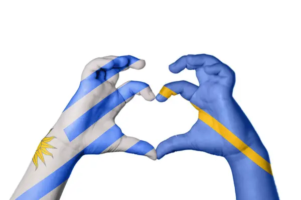Uruguay Nauru Heart Hand Gest Att Göra Hjärta Klippning Vägen — Stockfoto