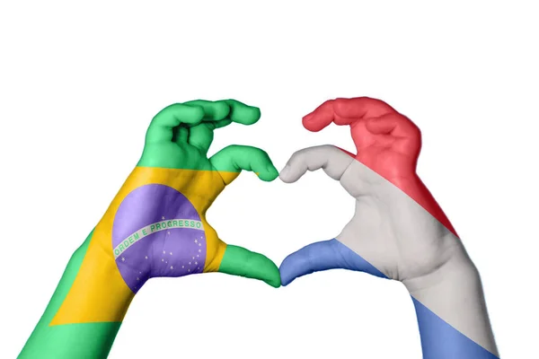 巴西荷兰心脏 手手势制造心脏 收割路径 — 图库照片