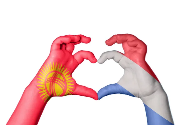 Kirgizistan Nederländerna Hjärta Hand Gest Att Göra Hjärta Klippning Vägen — Stockfoto