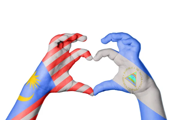 Malásia Nicarágua Coração Gesto Mão Fazendo Coração Caminho Recorte — Fotografia de Stock