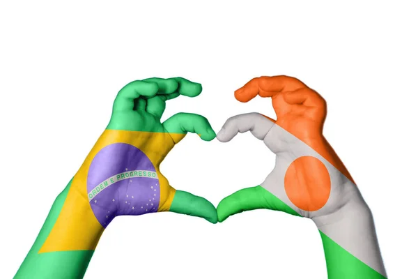 巴西尼日尔心脏 手手势造心 收割路径 — 图库照片