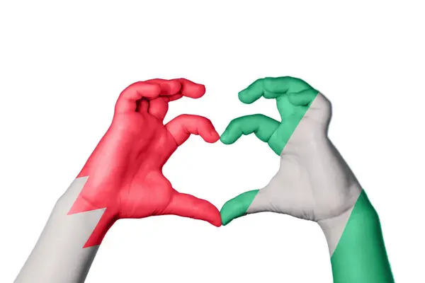 Bahrain Nigeria Heart Hand Gest Att Göra Hjärta Klippning Vägen — Stockfoto