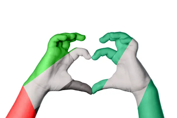 Ηνωμένα Αραβικά Εμιράτα Νιγηρία Καρδιά Χέρι Χειρονομία Κάνοντας Καρδιά Περικοπή — Φωτογραφία Αρχείου