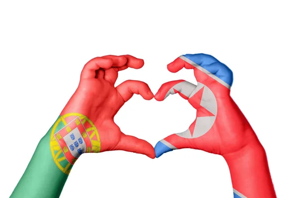 葡萄牙北朝鲜心脏 手举着手制造心脏 收割路径 — 图库照片