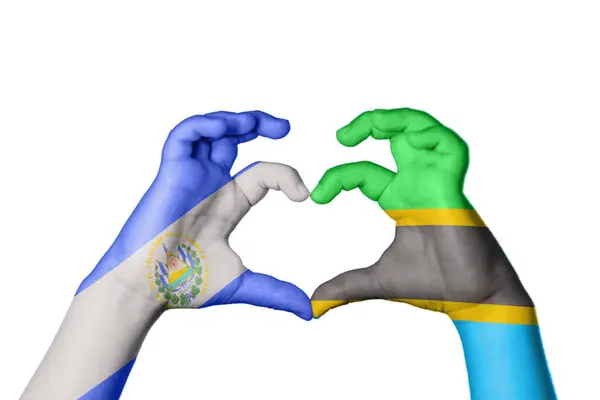 萨尔瓦多坦桑尼亚心 手手势造心 收割之路 — 图库照片