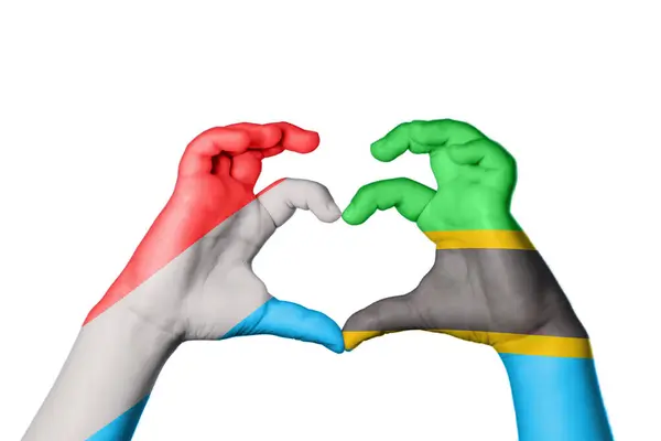 Λουξεμβούργο Τανζανία Καρδιά Χειρονομία Χέρι Καθιστώντας Την Καρδιά Ψαλίδισμα Μονοπάτι — Φωτογραφία Αρχείου