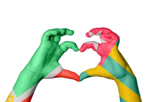 Τσετσενία Togo Καρδιά Χειρονομία Χέρι Κάνοντας Καρδιά Ψαλίδισμα Μονοπάτι — Φωτογραφία Αρχείου