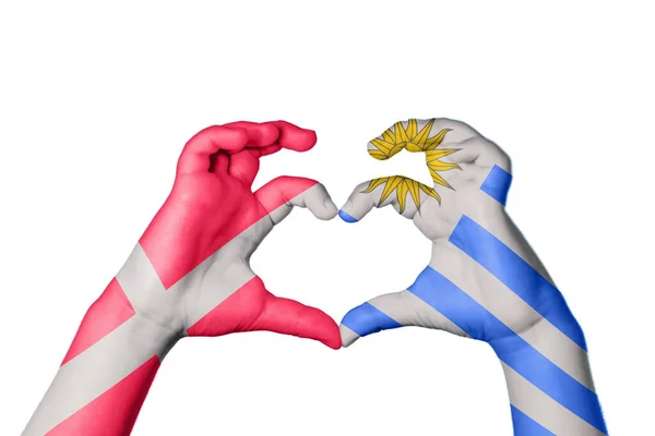 Данія Уругвай Серце Жест Рук Робить Серце Відсікаючи Шлях — стокове фото