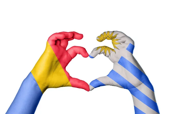 Ρουμανία Ουρουγουάη Καρδιά Και Χειρονομία Χέρι Καθιστώντας Την Καρδιά Ψαλιδίζοντας — Φωτογραφία Αρχείου