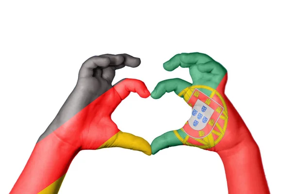 Alemania Portugal Corazón Gesto Mano Que Hace Corazón Recorte Camino — Foto de Stock