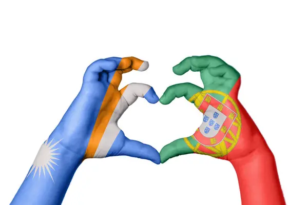 Νήσοι Μάρσαλ Πορτογαλία Καρδιά Χειρονομία Χέρι Καθιστώντας Την Καρδιά Ψαλιδίζοντας — Φωτογραφία Αρχείου