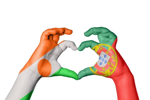 Νίγηρας Πορτογαλία Καρδιά Χειρονομία Χέρι Καθιστώντας Την Καρδιά Ψαλιδίζοντας Διαδρομή — Φωτογραφία Αρχείου