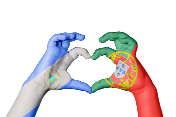 Nicaragua Portugal Heart Жест Делающий Сердце Clipping Path — стоковое фото
