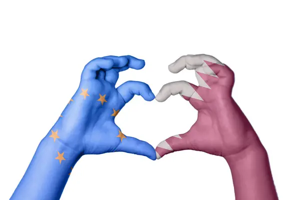 欧洲联盟卡塔尔之心 手手势造心 收割之路 — 图库照片