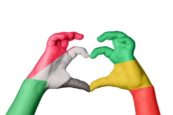 苏丹共和国Heart Hand Gesture Making Heart Clipping Path — 图库照片