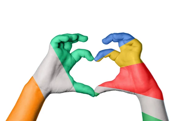 Elfenbenskusten Seychellerna Hjärta Hand Gest Att Göra Hjärta Klippning Vägen — Stockfoto