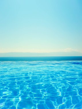 Sonsuz yüzme havuzu Deniz ve Dağ Vie