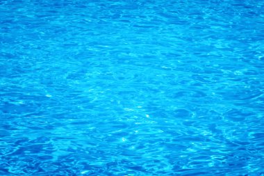 Yüzme havuzu suyu güneşli yansımalar, dalgalı su