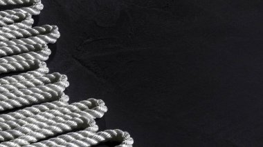 Siyah Arkaplan Üst Görünümünde Beyaz İp, Kopyalama Boşluğu ile