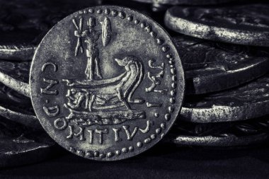 Roma sikkesi, Ahenobarbus denarius, L Ahenobarbus, Prow 'da Kupa, MÖ 41