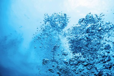 Su altı Hava Kabarcıkları Temiz Mavi Okyanus