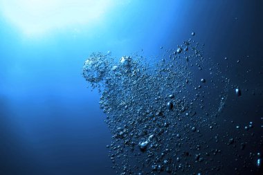 Su altı Hava Kabarcıkları Temiz Mavi Okyanus