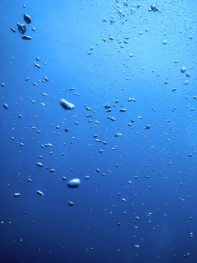 Su altı Hava Kabarcıkları Temiz Mavi Okyanus
